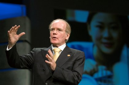 Dr Pearse Lyons speaking during the opening session of the 2006 Alltech International Symposium. Photo: Alltech Dr Pearse Lyons speaking during the opening session of the 2006 Alltech International Symposium. Photo: Alltech